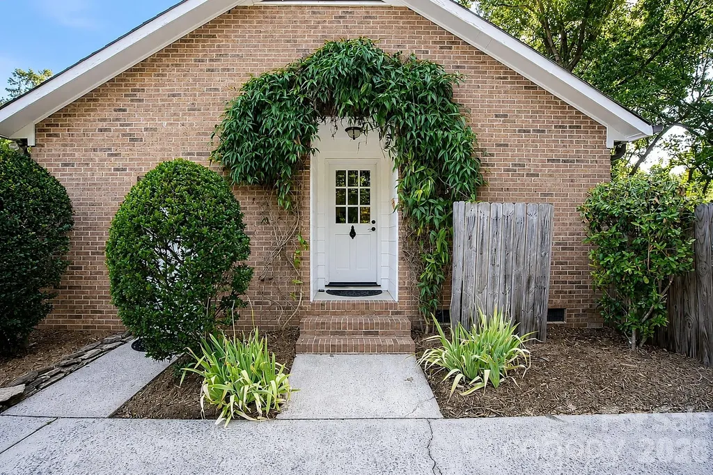 5305 Newgate Court Charlotte NC 28226