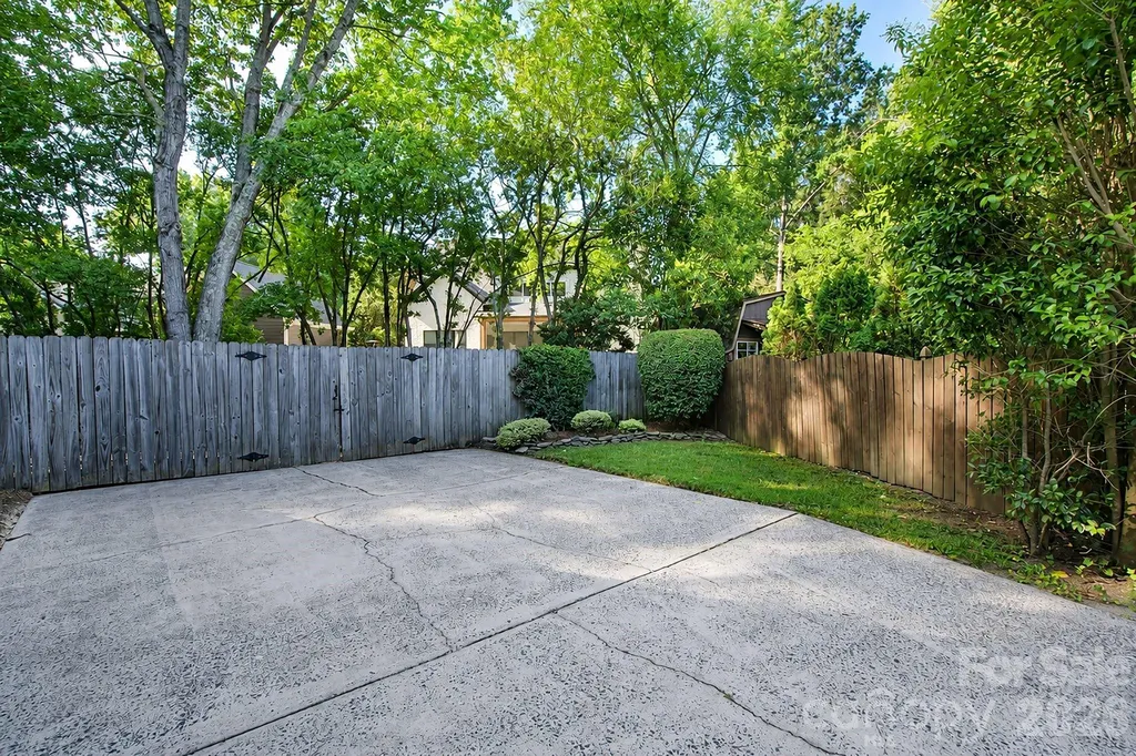 5305 Newgate Court Charlotte NC 28226