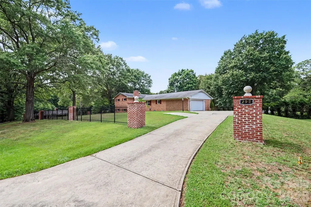 298 Enwood Drive Charlotte NC 28214