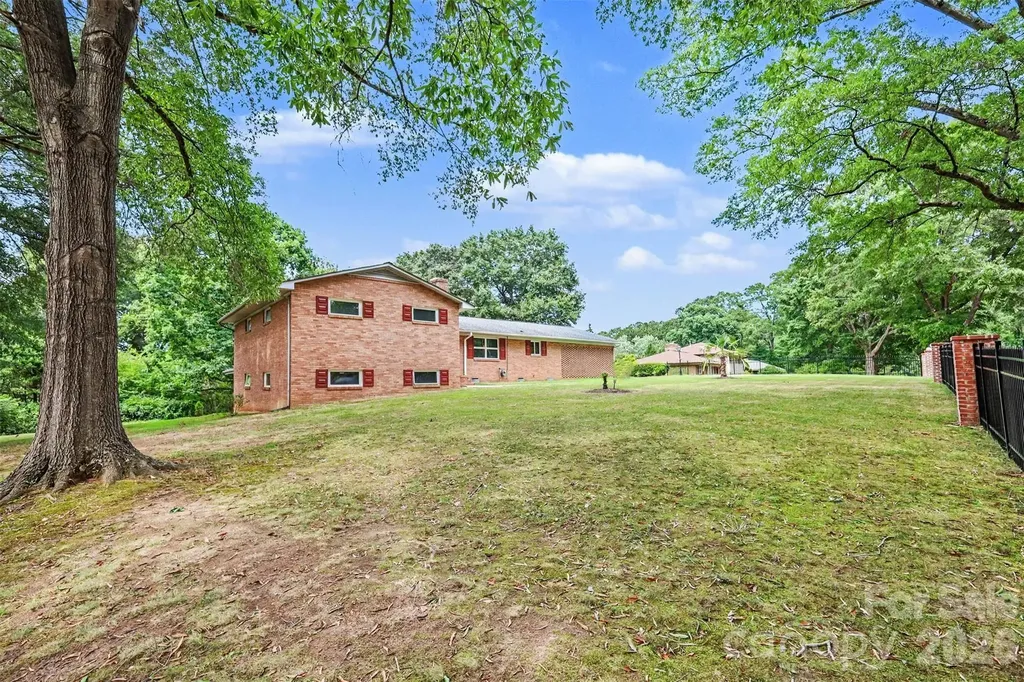298 Enwood Drive Charlotte NC 28214