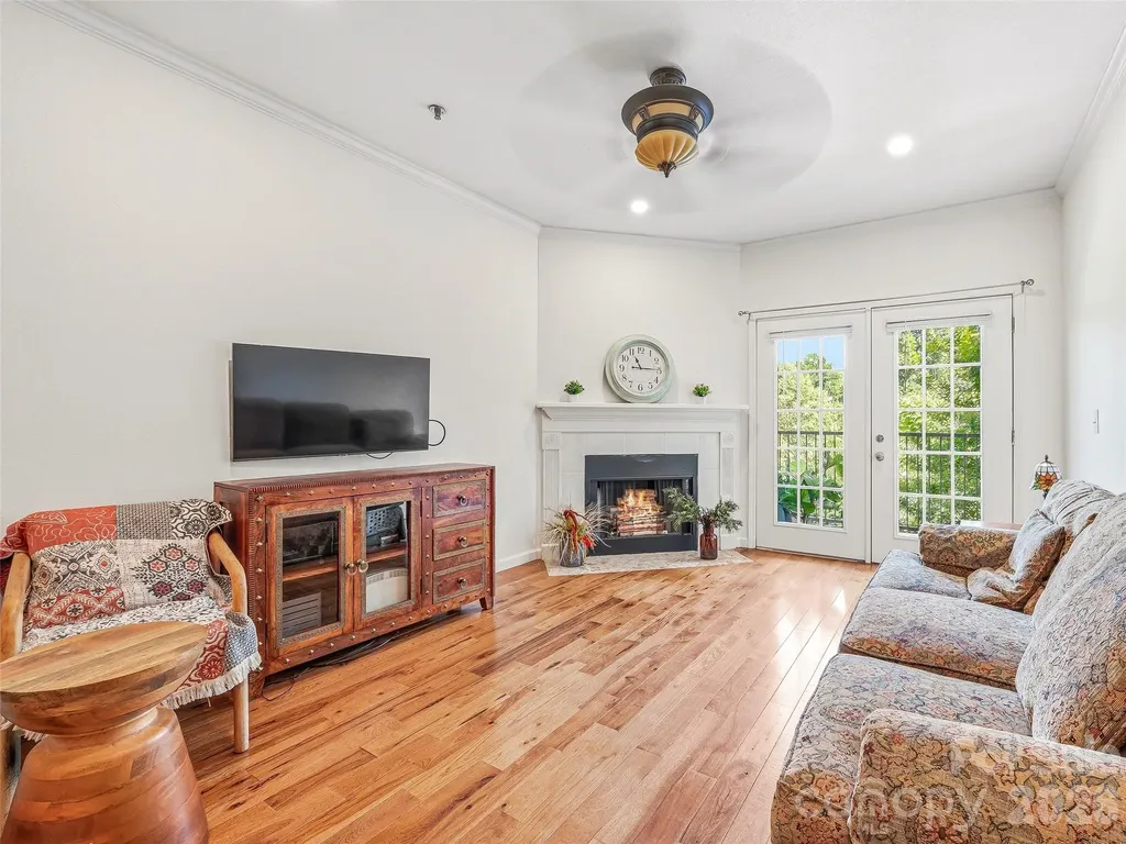200 Vista Lake Drive Candler NC 28715
