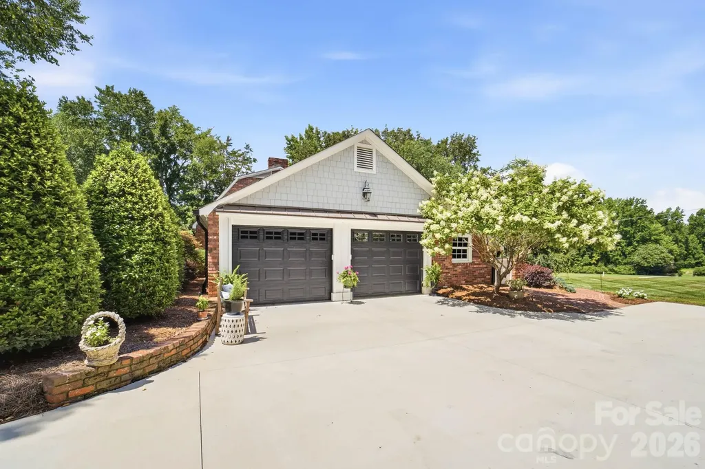 3115 Oakmont Road Statesville NC 28625