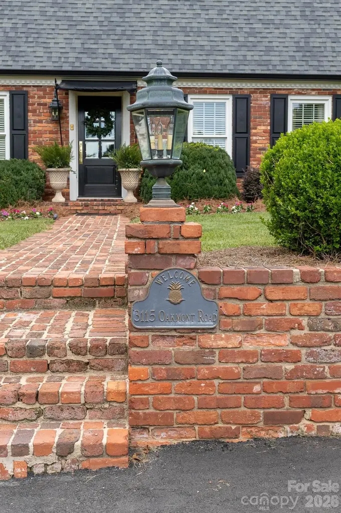 3115 Oakmont Road Statesville NC 28625