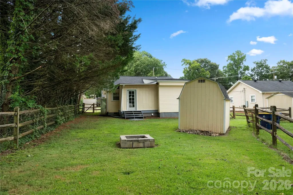 112 Harris Street Belmont NC 28012