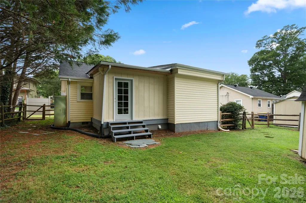 112 Harris Street Belmont NC 28012