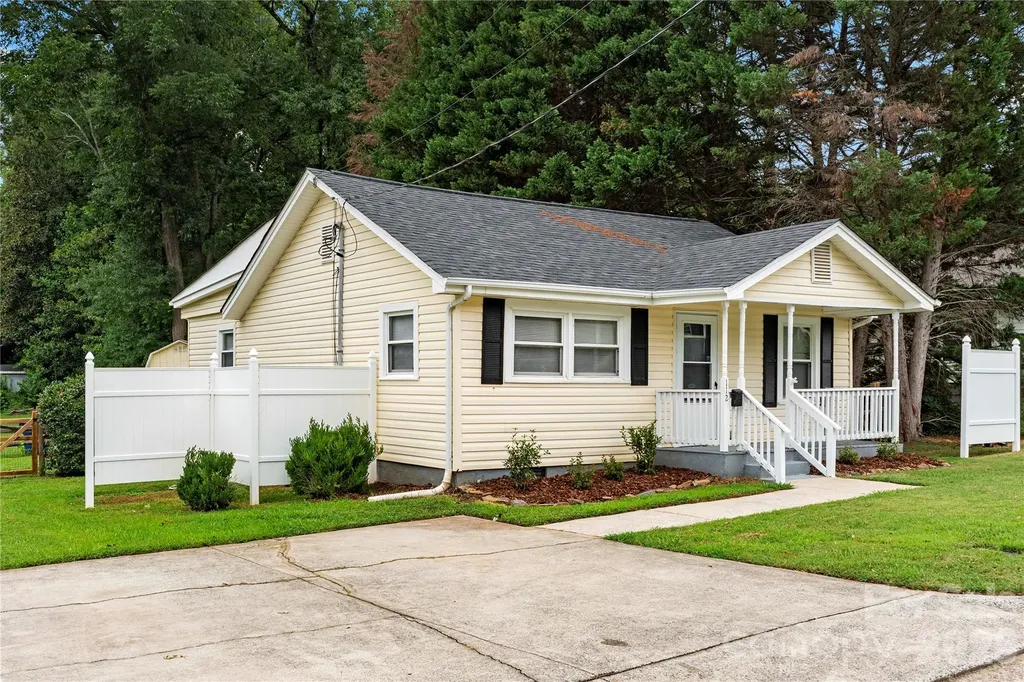 112 Harris Street Belmont NC 28012