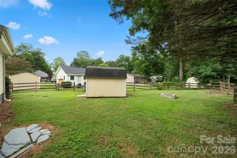 112 Harris Street Belmont NC 28012