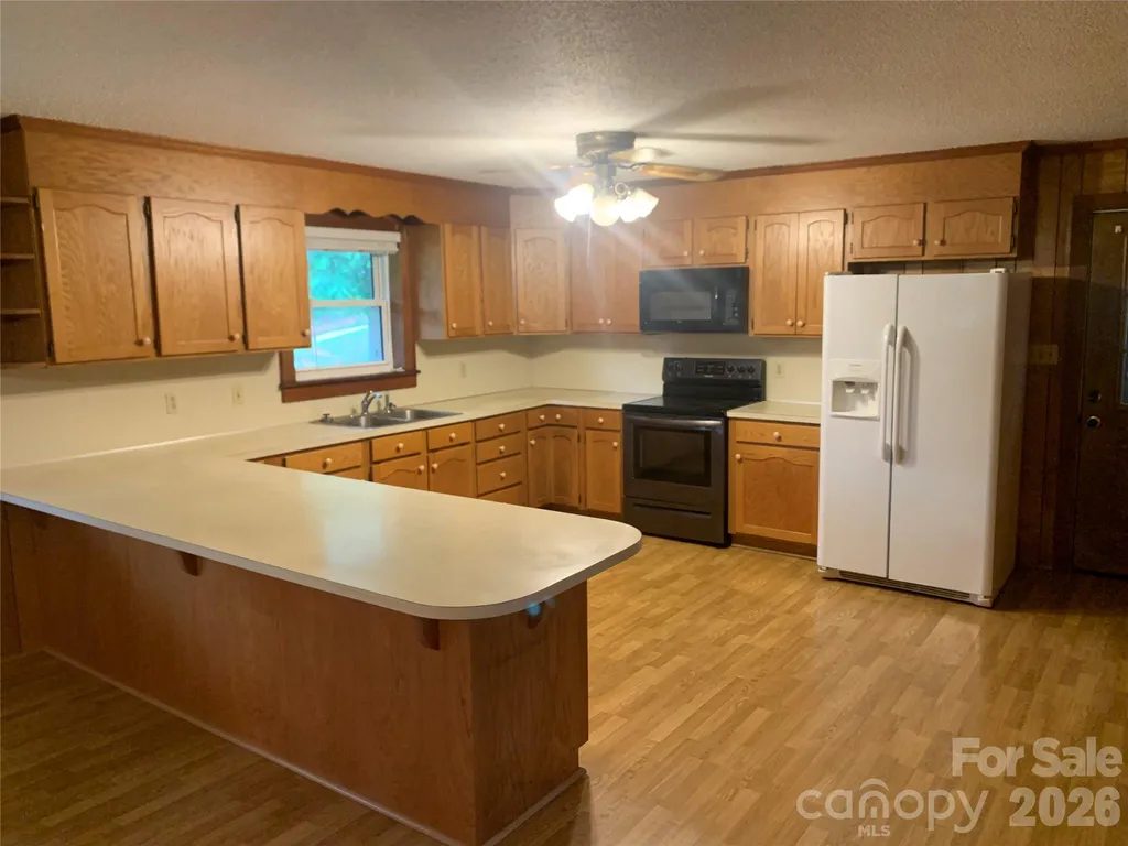 6285 & 6231 Nc 16 Highway N Taylorsville NC 28681