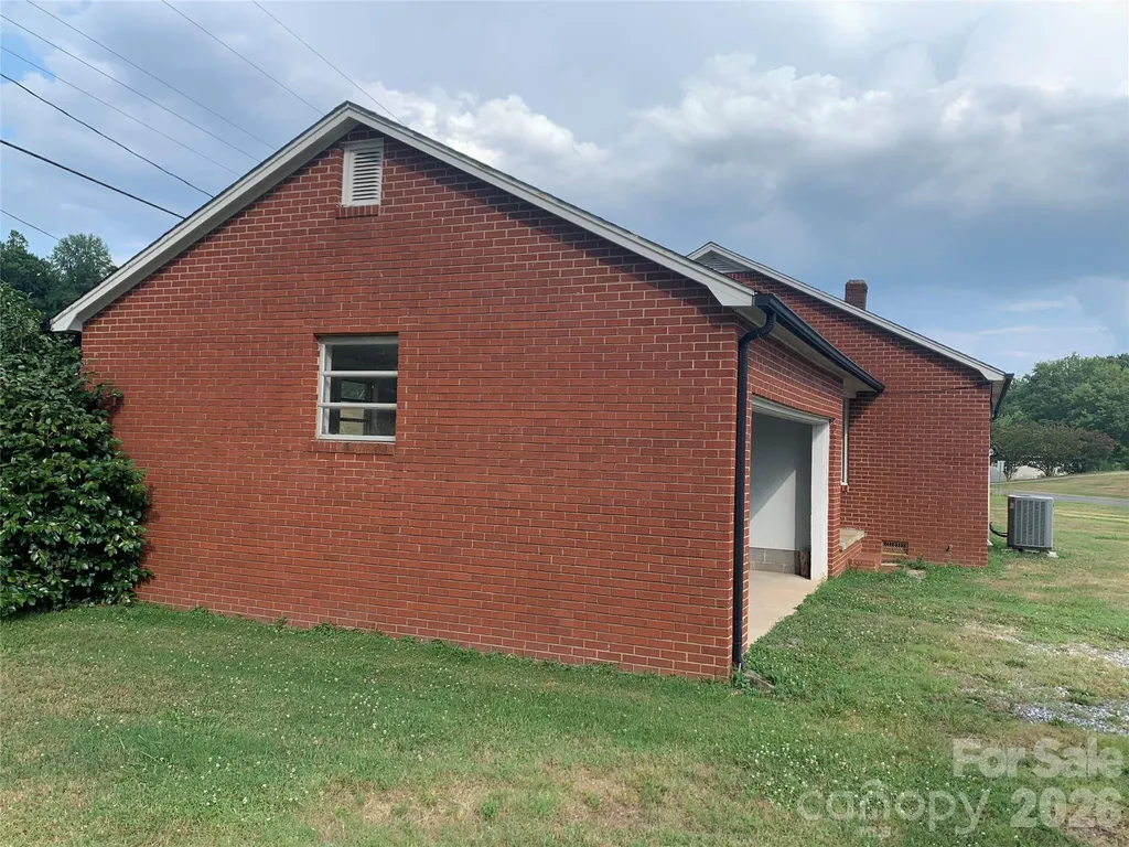 6285 & 6231 Nc 16 Highway N Taylorsville NC 28681