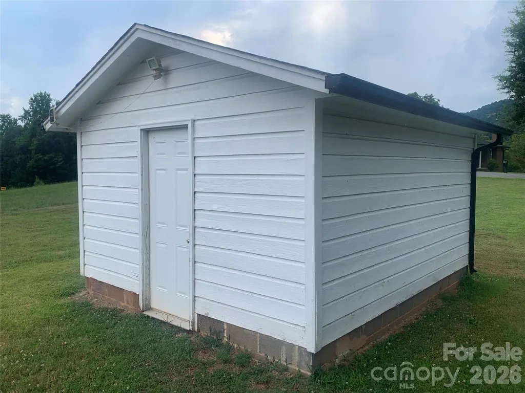 6285 & 6231 Nc 16 Highway N Taylorsville NC 28681