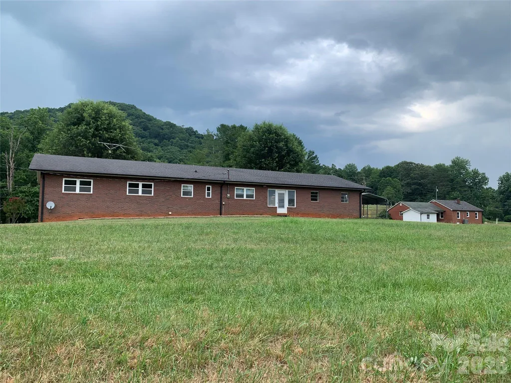 6285 & 6231 Nc 16 Highway N Taylorsville NC 28681