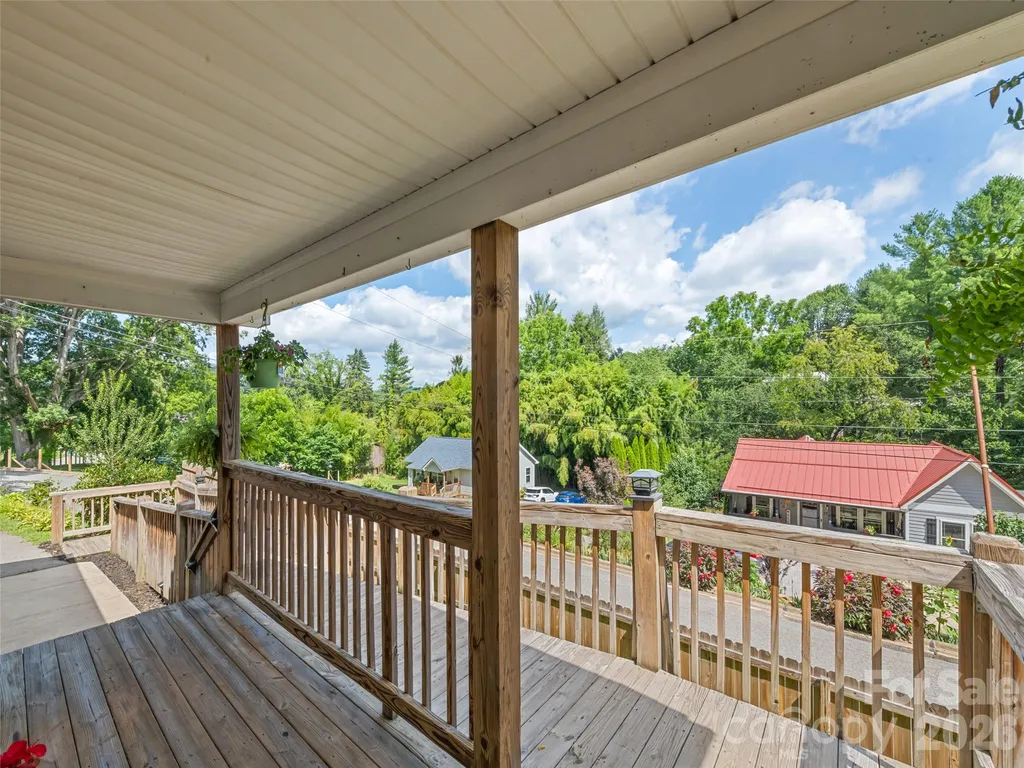 26 Cedar Street Canton NC 28716
