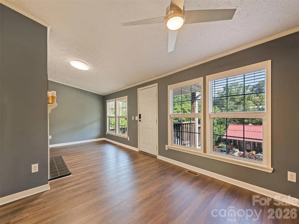 26 Cedar Street Canton NC 28716