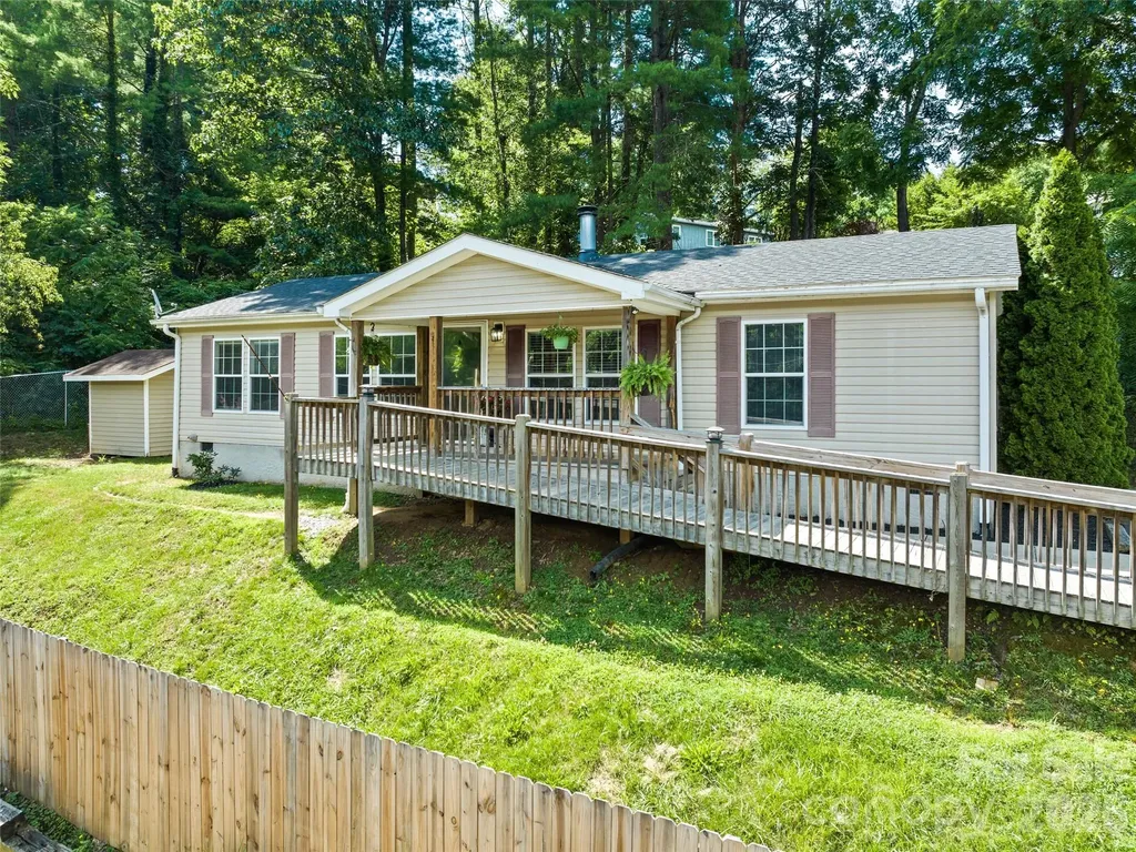 26 Cedar Street Canton NC 28716