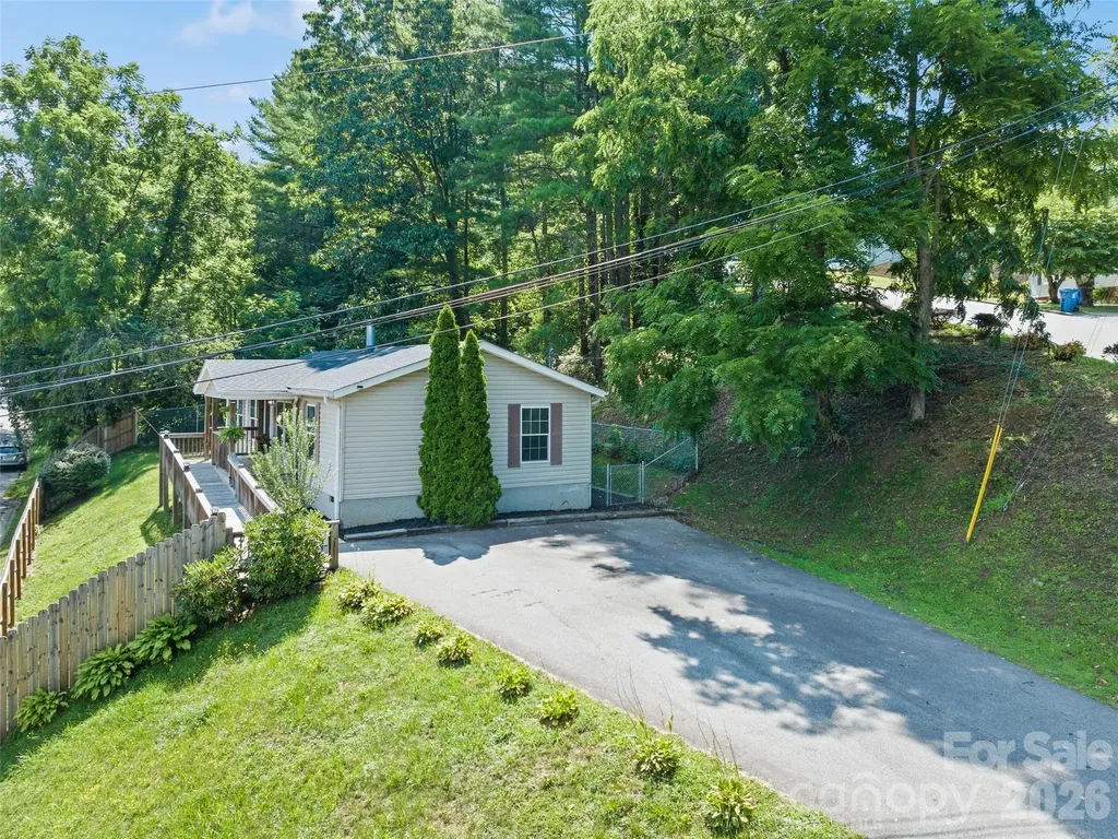 26 Cedar Street Canton NC 28716