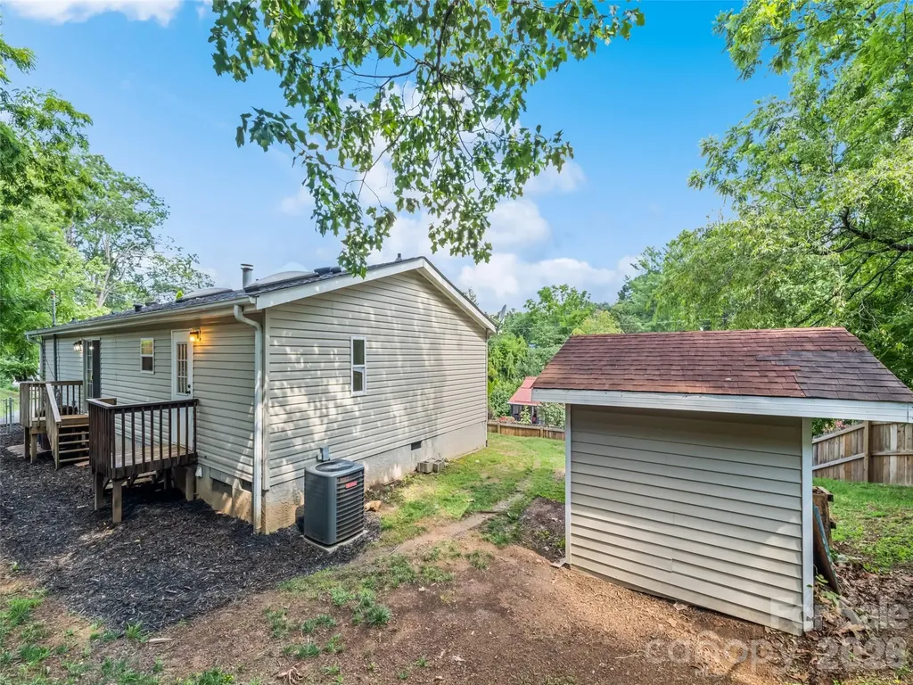 26 Cedar Street Canton NC 28716