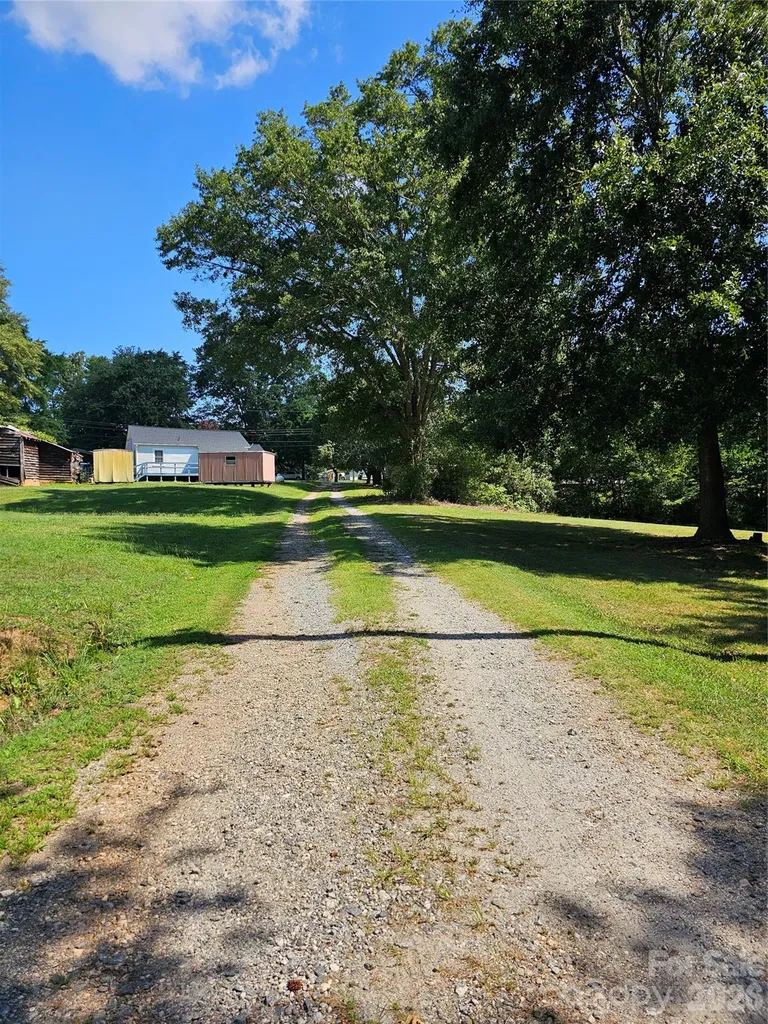 195 Hollywood Street Forest City NC 28043