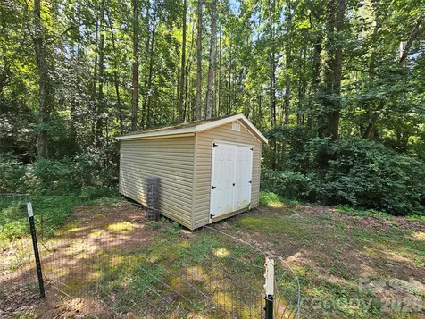 195 Hollywood Street Forest City NC 28043