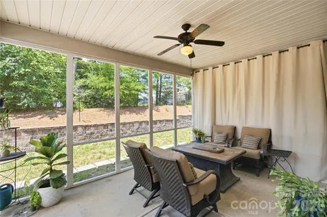 2827 Donegal Drive Kannapolis NC 28081