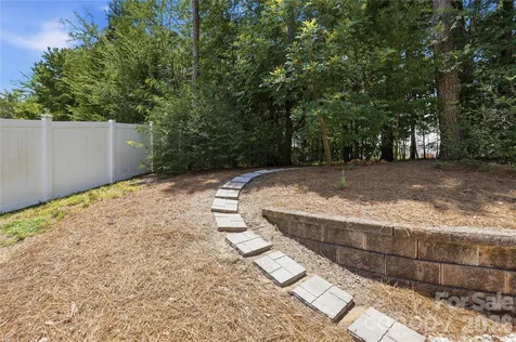 2827 Donegal Drive Kannapolis NC 28081