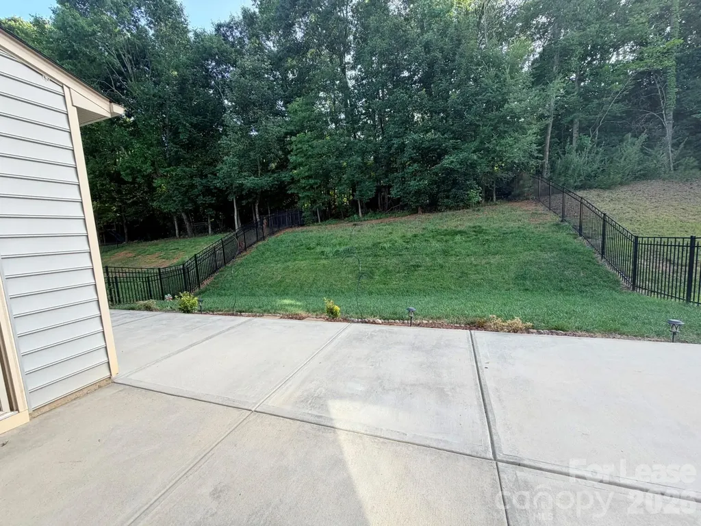 5816 Selkirkshire Road Charlotte NC 28278