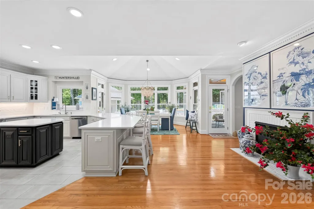 10107 Annie Oakley Lane Charlotte NC 28227