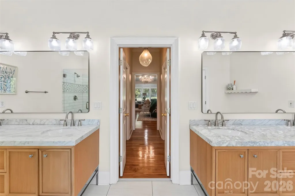 10107 Annie Oakley Lane Charlotte NC 28227