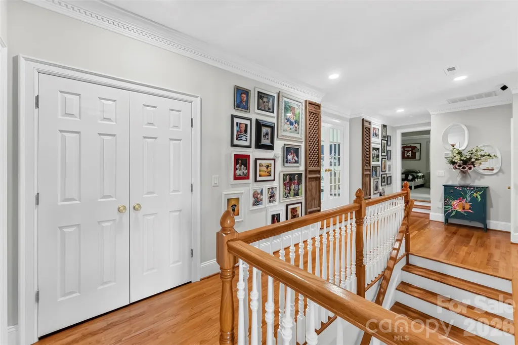 10107 Annie Oakley Lane Charlotte NC 28227