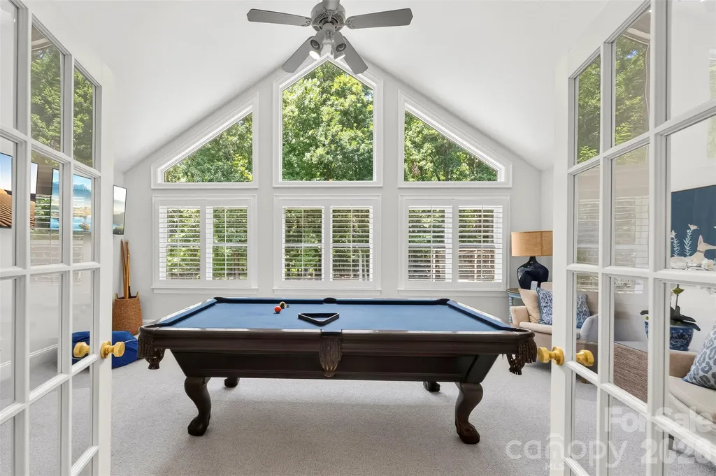 10107 Annie Oakley Lane Charlotte NC 28227