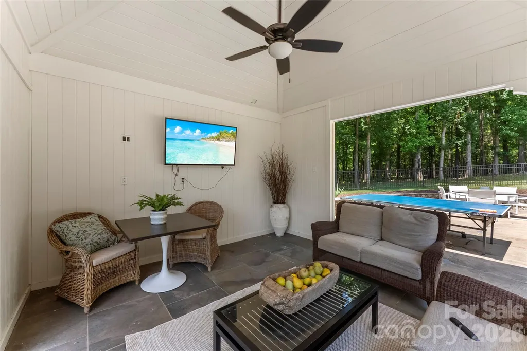 10107 Annie Oakley Lane Charlotte NC 28227