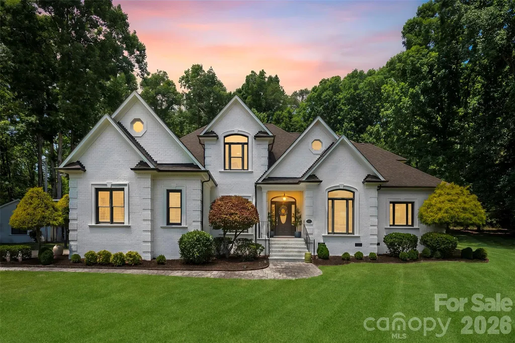10107 Annie Oakley Lane Charlotte NC 28227