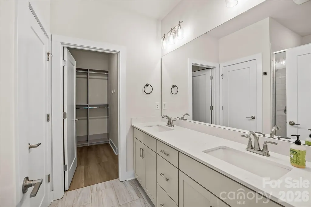 3213 Zenith Lane Charlotte NC 28205