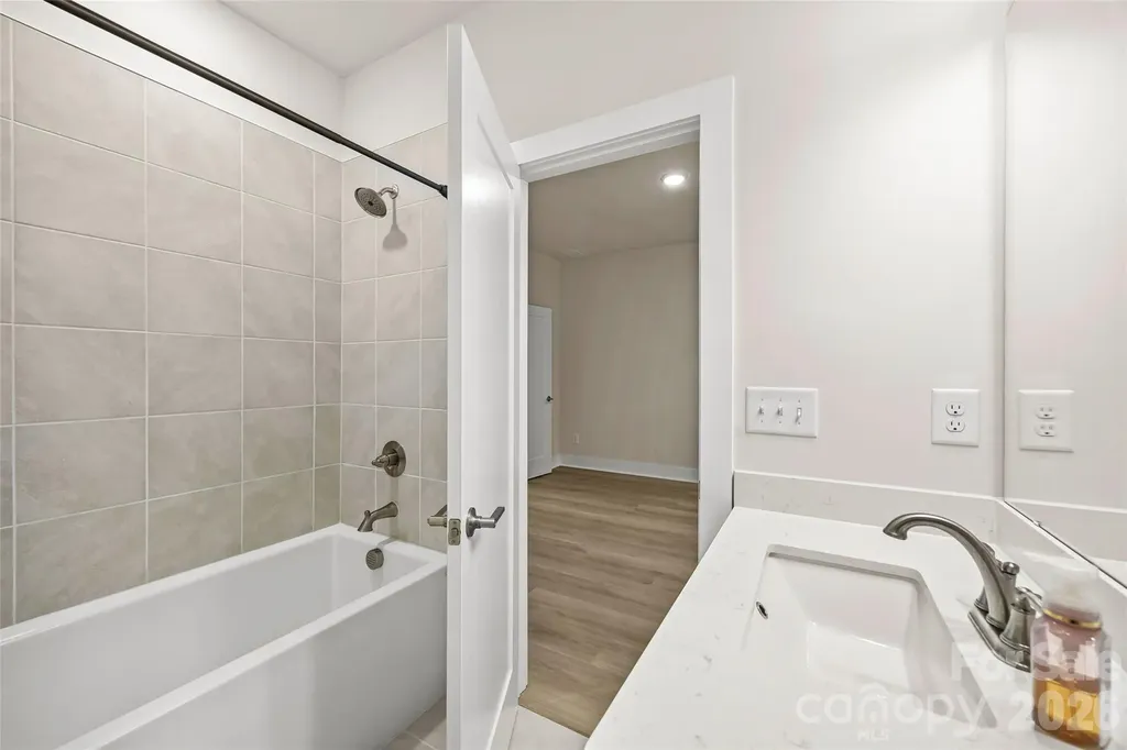 3213 Zenith Lane Charlotte NC 28205