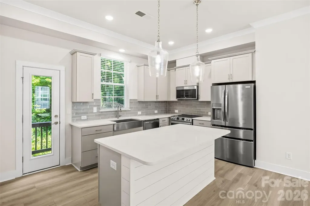 3213 Zenith Lane Charlotte NC 28205