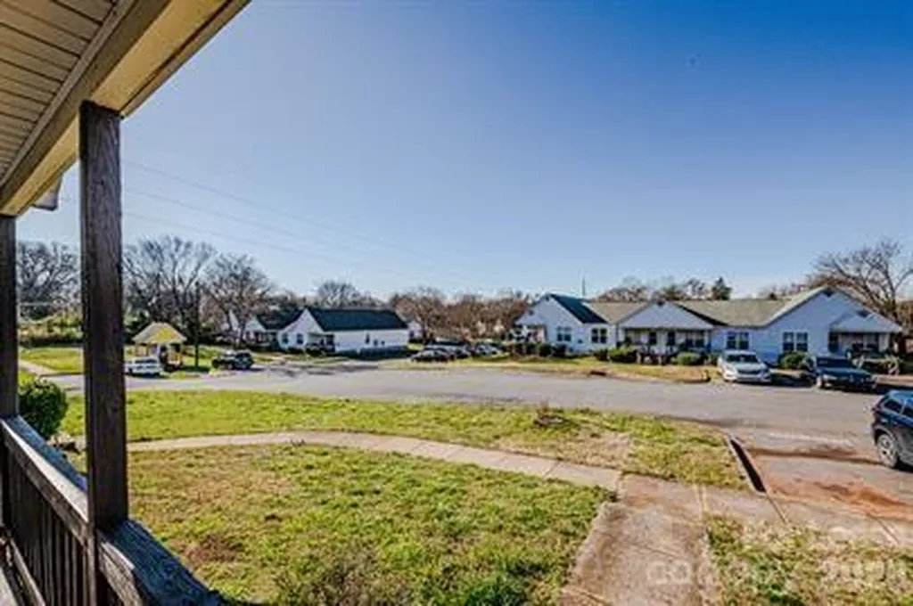 233 Hoskins Mill Lane Charlotte NC 28208