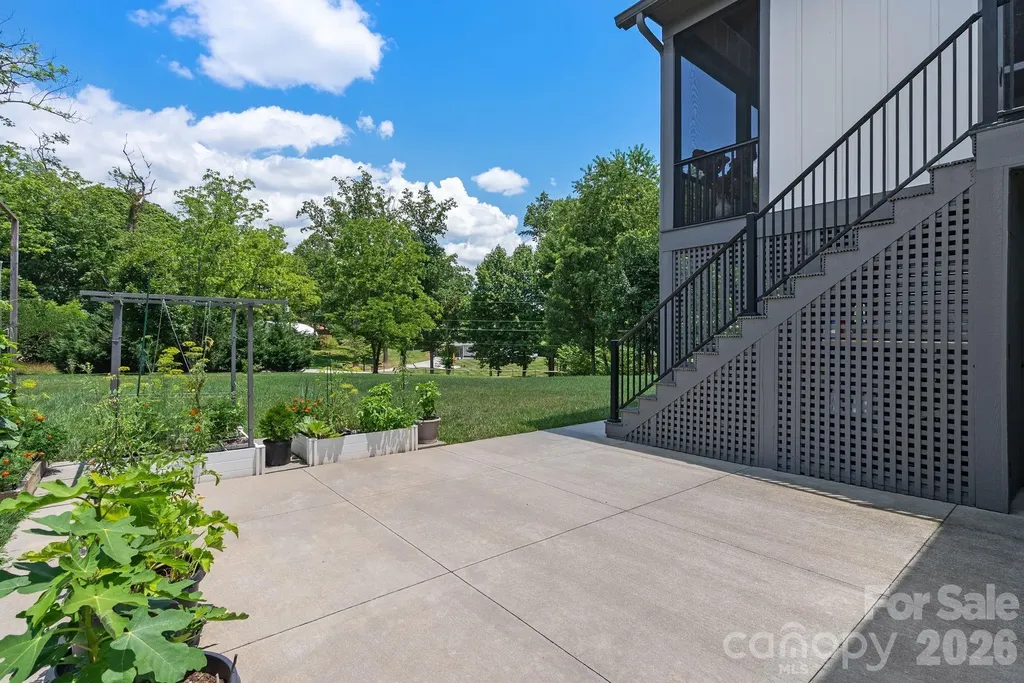 549 Daniel Circle Drive Mills River NC 28759