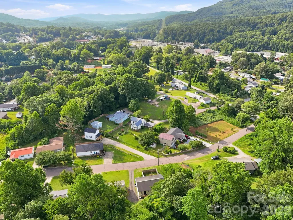209 Virginia Avenue Marion NC 28752