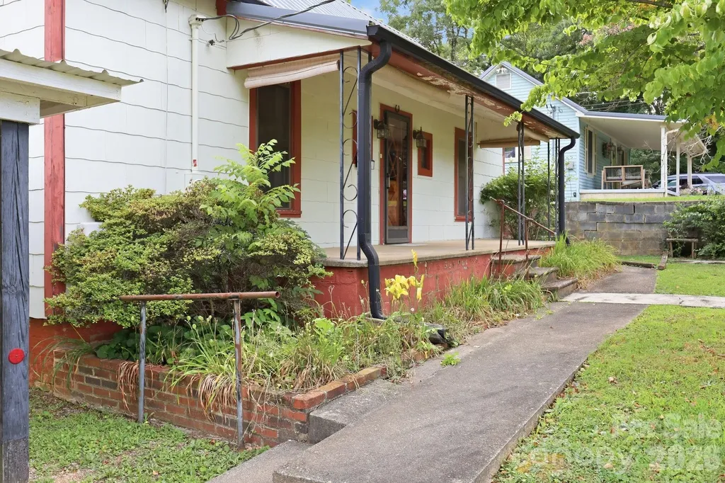 209 Virginia Avenue Marion NC 28752
