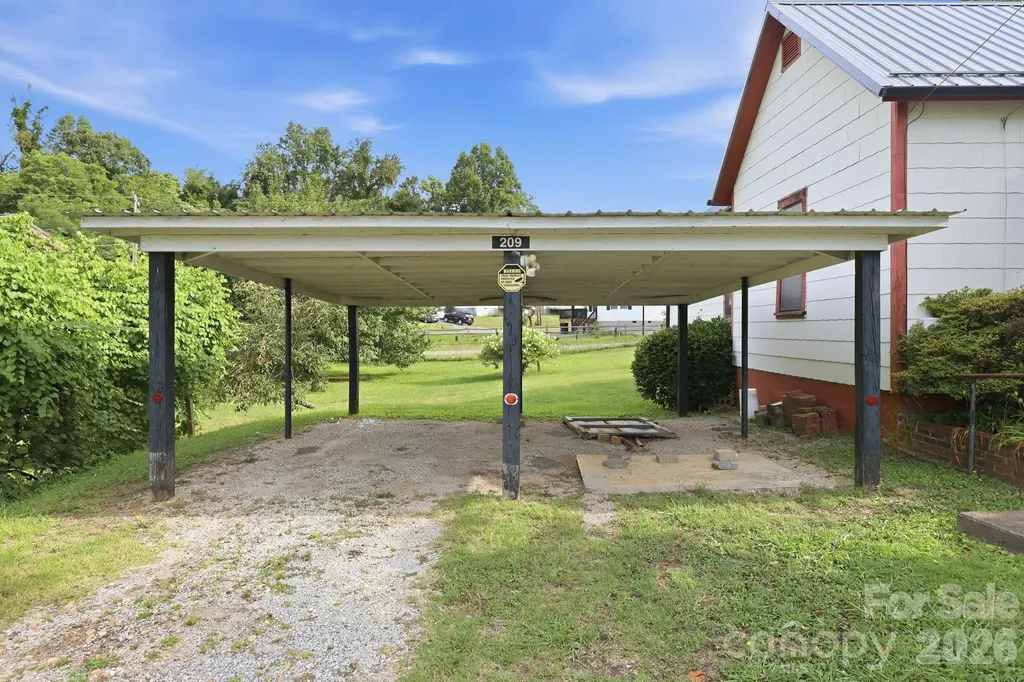 209 Virginia Avenue Marion NC 28752