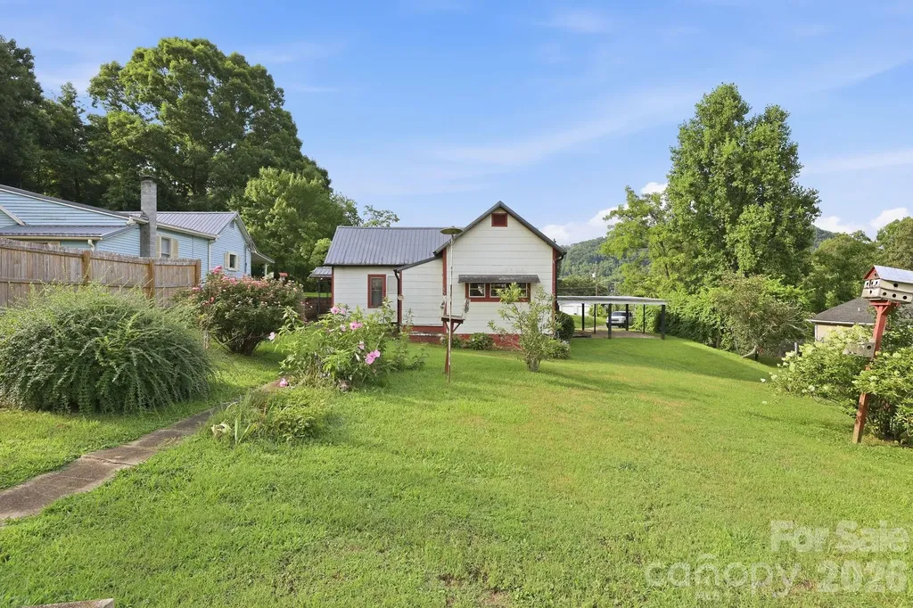 209 Virginia Avenue Marion NC 28752