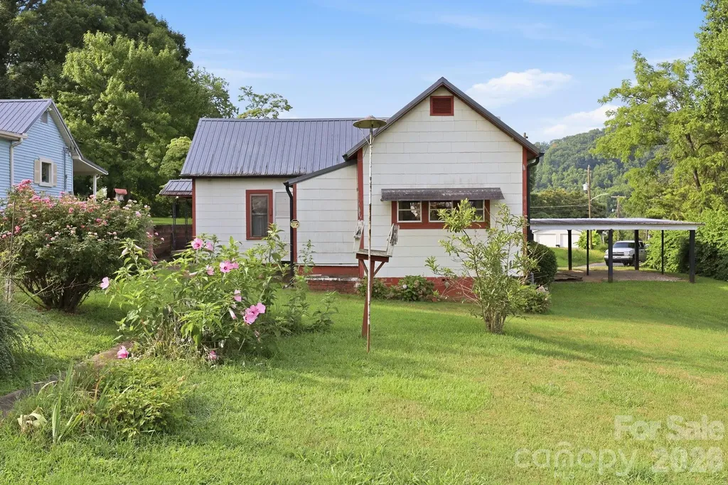 209 Virginia Avenue Marion NC 28752