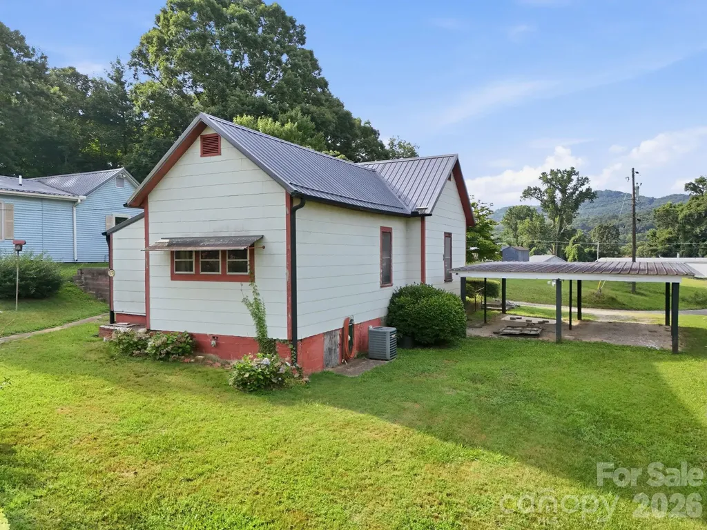 209 Virginia Avenue Marion NC 28752