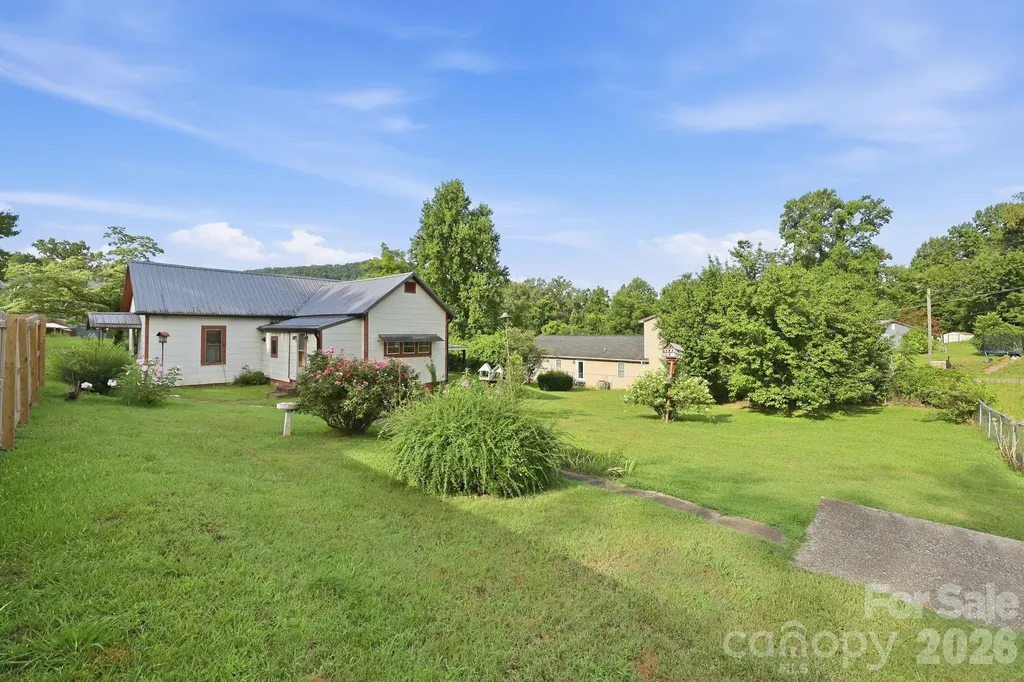 209 Virginia Avenue Marion NC 28752