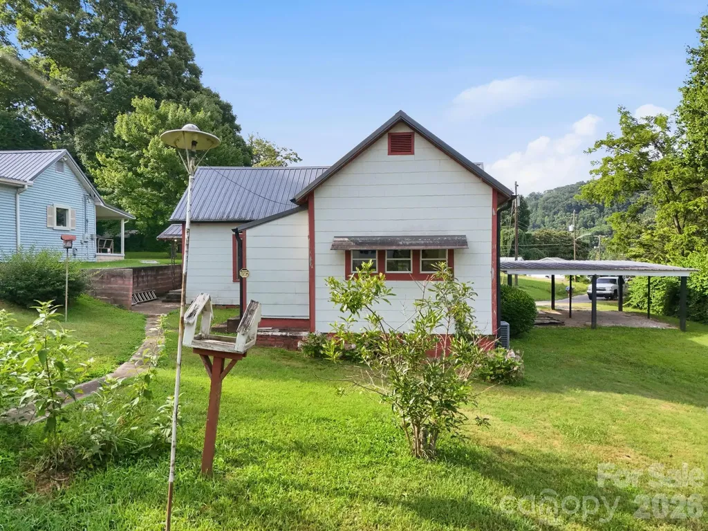 209 Virginia Avenue Marion NC 28752