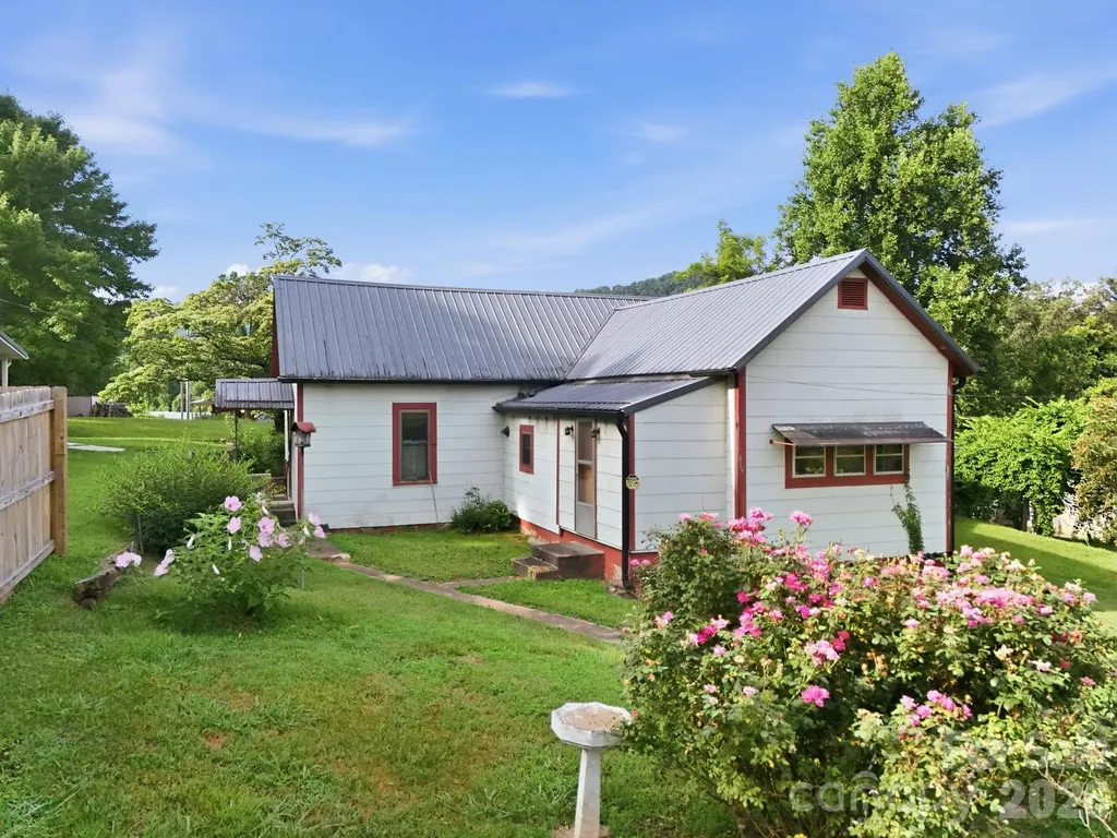 209 Virginia Avenue Marion NC 28752