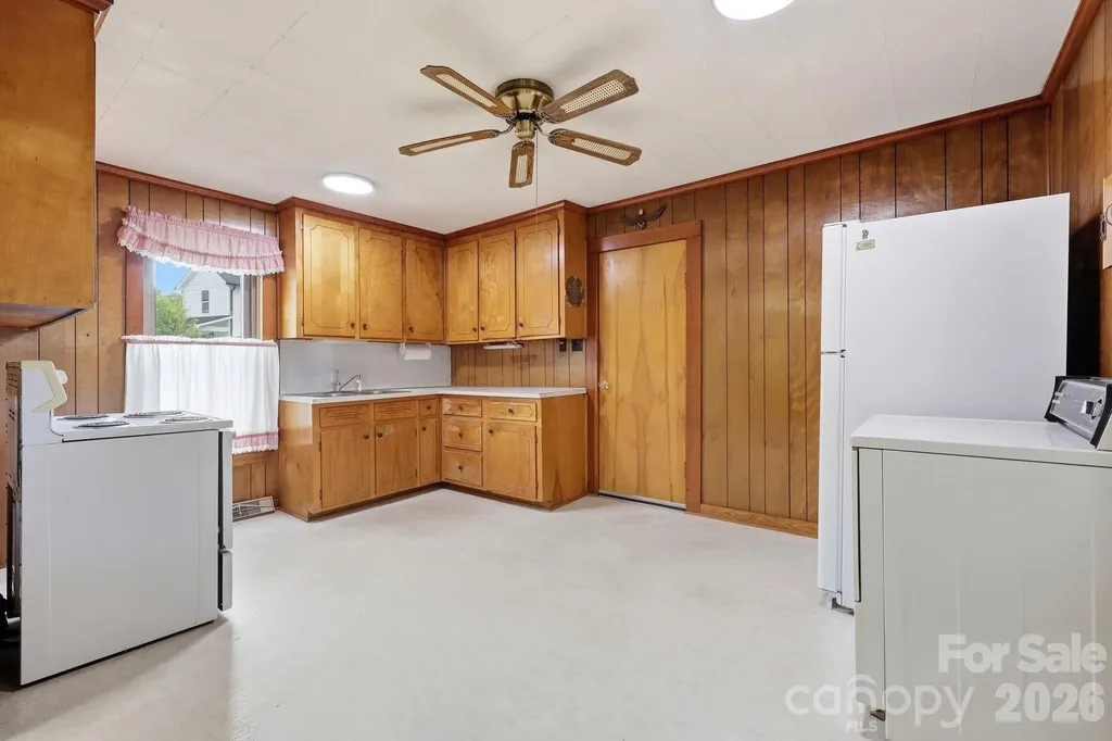 209 Virginia Avenue Marion NC 28752
