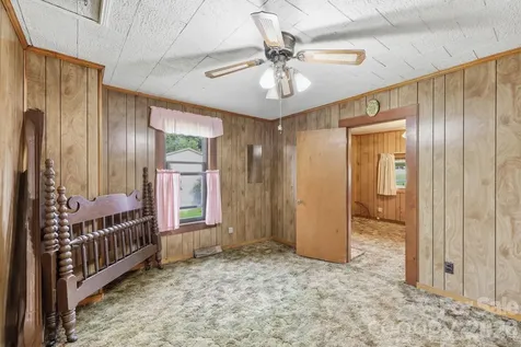 209 Virginia Avenue Marion NC 28752