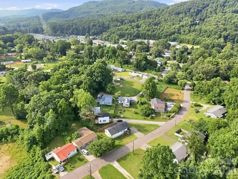209 Virginia Avenue Marion NC 28752