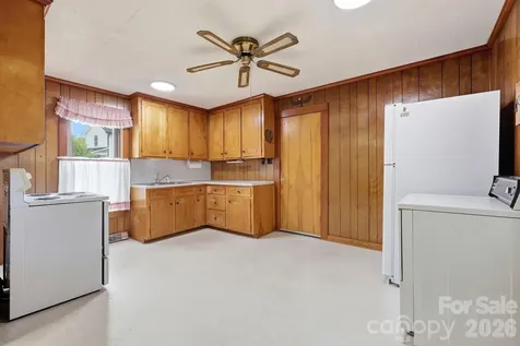 209 Virginia Avenue Marion NC 28752