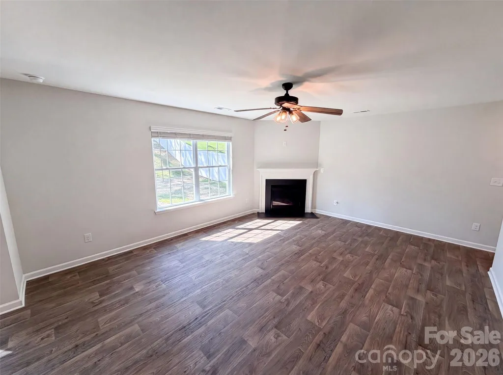 2014 Tarzi Lane Charlotte NC 28215